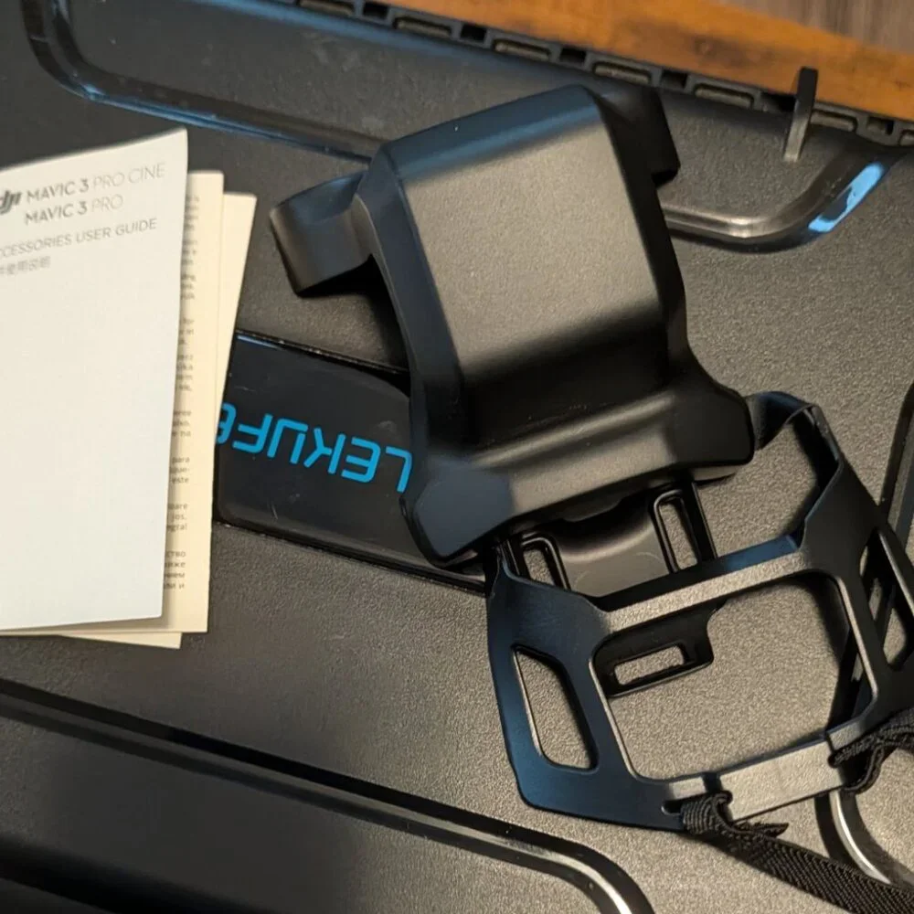 DJI Mavic 3 Pro FlyMore Combo (DJI RC)